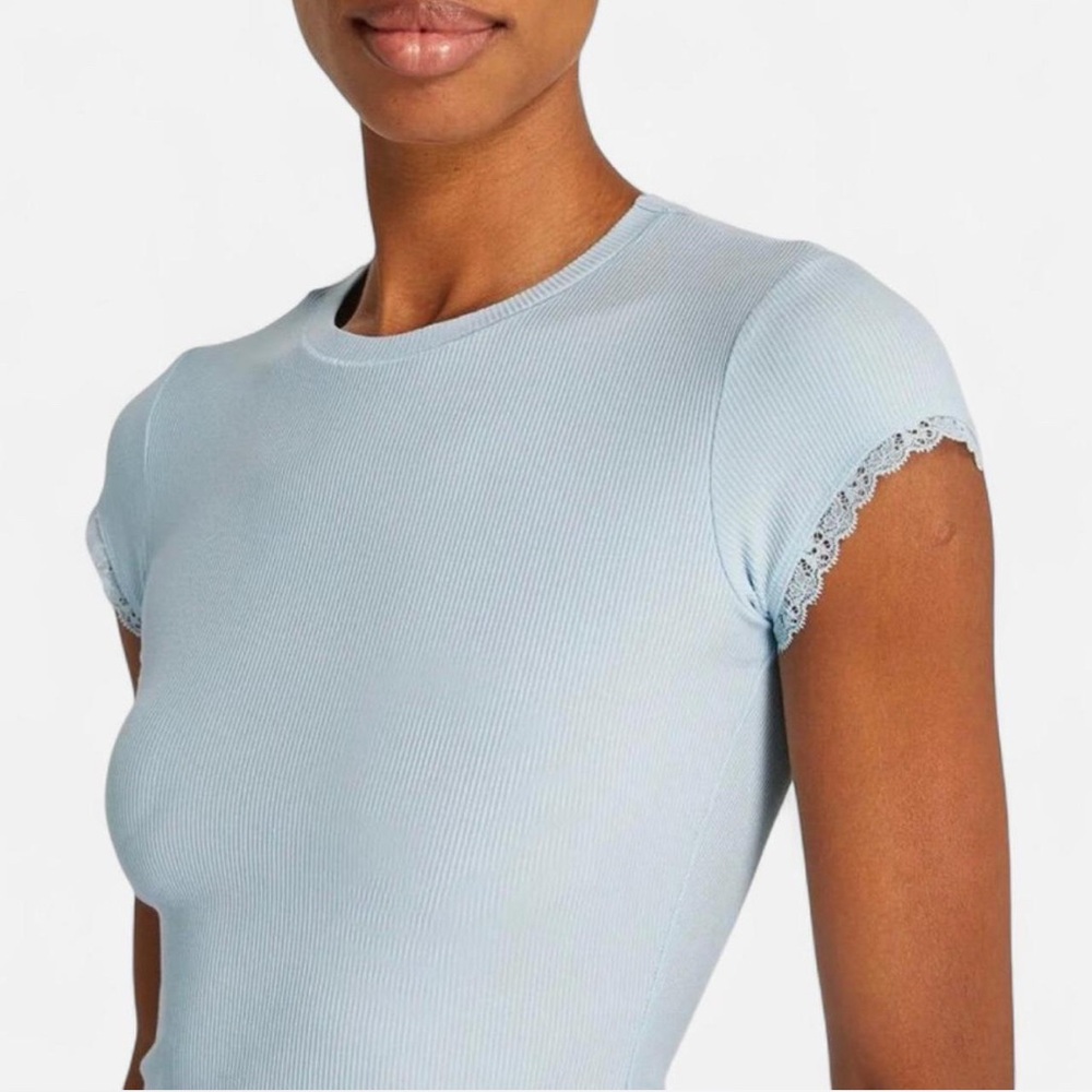 SKIMS *NWT SOFT LOUNGE LACE T-SHIRT | COLOR: BLUE QUARTZ | SIZE: M